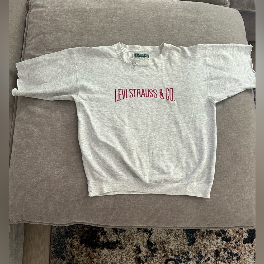 Vintage 80s 90s Levi's Strauss & Co Light Gray Crewneck Sweatshirt tagged M